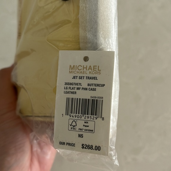 Michael Kors wallet - Picture 3 of 3